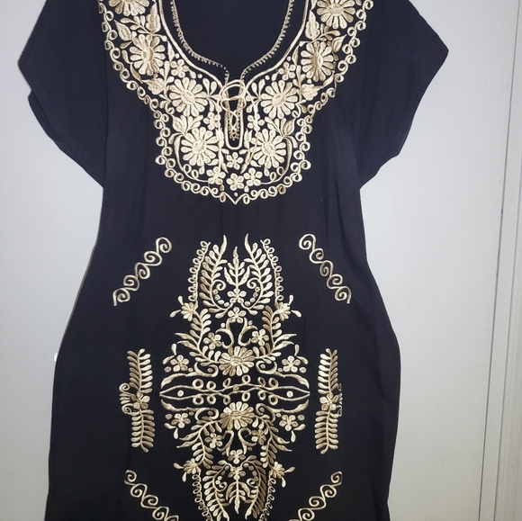 Mexican Elegant Black and Gold Embroidered Midi Dress - Picture 11 of 15